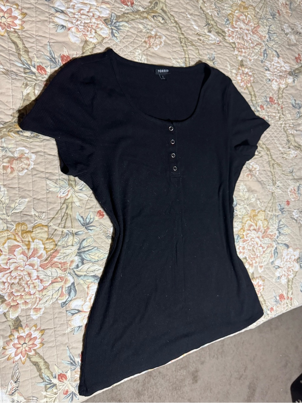 torrid Black Ribbed Henley Scoop Neck Short Sleeve Top